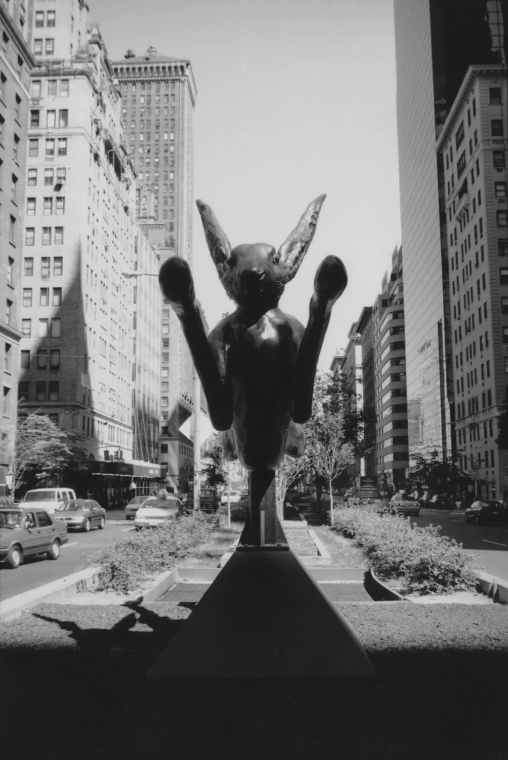 ‘Barry Flanagan on Park Avenue’, New York, USA (1995)